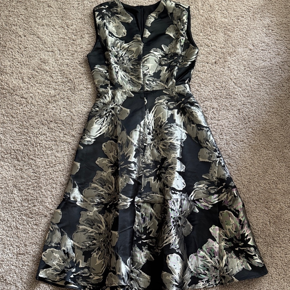 Chic Black and Gray Floral Midi Dress
